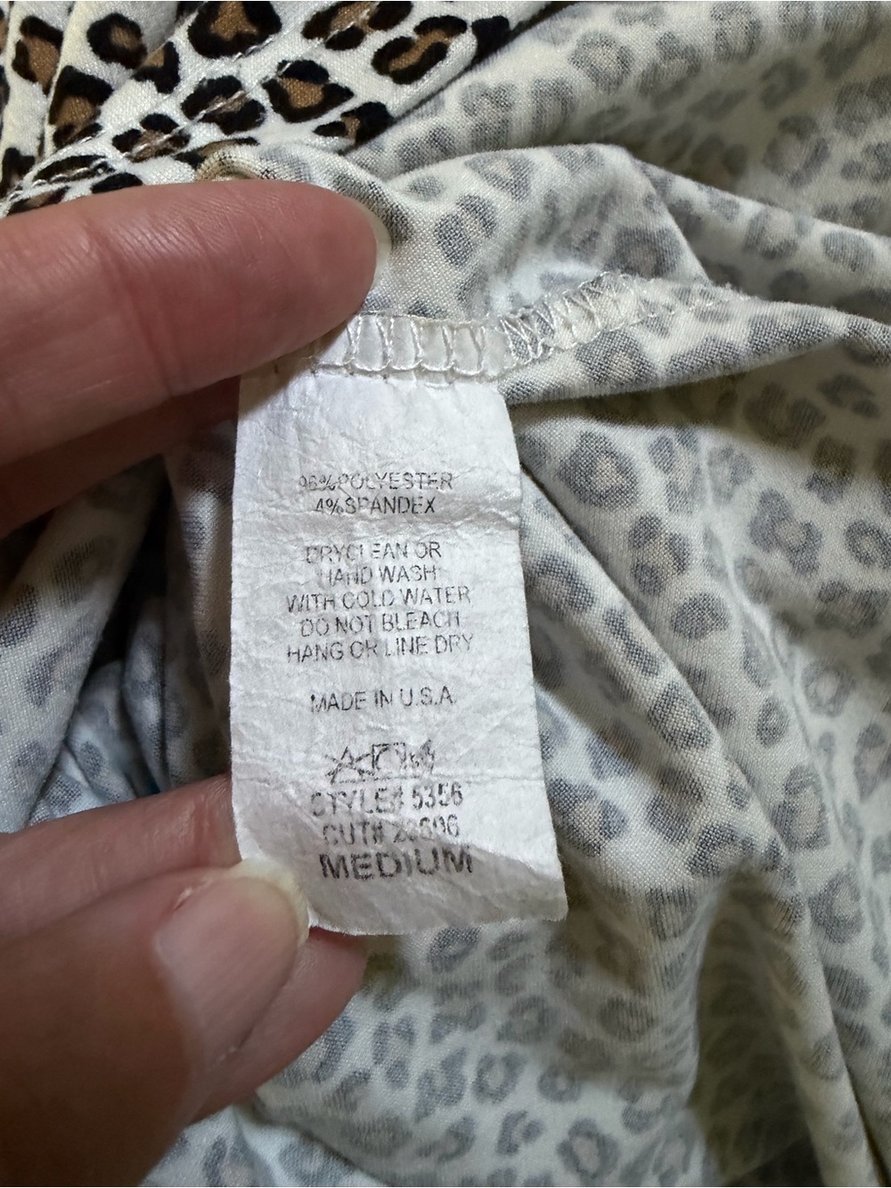 ENTRO Leopard Print Short Sleeve Top EUC - Picture 5 of 5